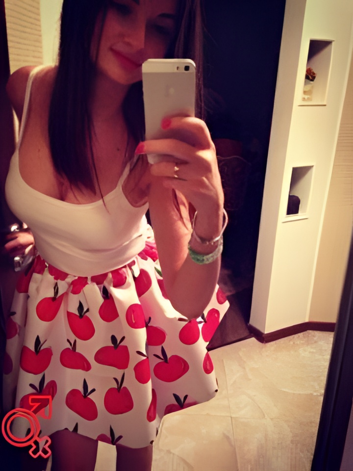 Ярослава привлекательная девушка из Туапсе цена от 2500 руб