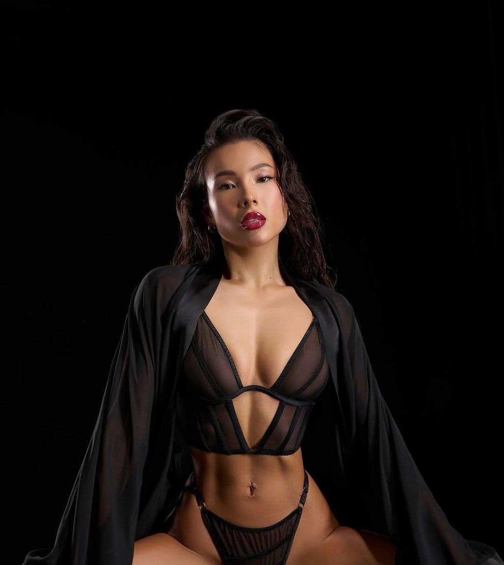 АСЯ привлекательная девушка из Туапсе цена от 6000 руб